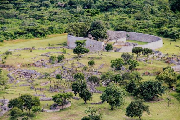 Great Zimbabwe ruins, Zimbabwe (evenfh / Adobe Stock)