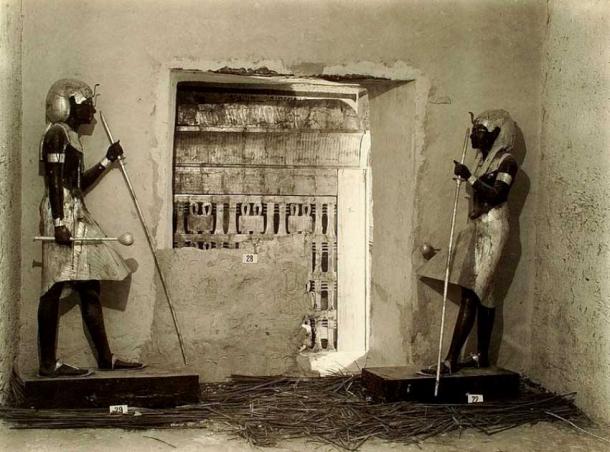 The sentinel statues guarding the doorway leading to the King’s Burial Chamber, which has now been opened. (Public Domain)