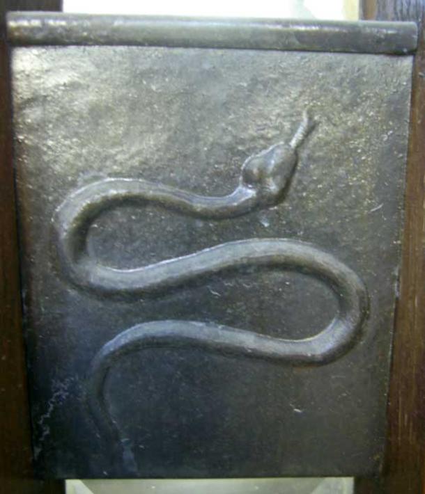 The Dan tribe's serpent plate