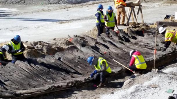 The ship’s ribs can clearly be seen in this city of Alexandria photo.