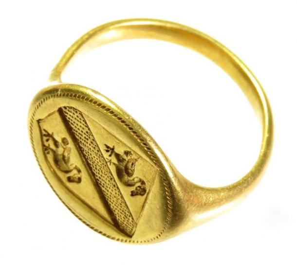 El anillo de sello lleva el escudo de armas de Sir Matthew Jenison, ex Alto Sheriff de Nottingham. (Martineros Hansons)