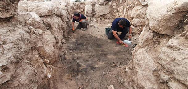 El trabajo de los arqueólogos en sitios tan vastos y antiguos como la fortaleza helenística recientemente desenterrada en el centro-sur de Israel es laboriosamente lento pero muy laborioso. (Autoridad de Antigüedades de Israel)