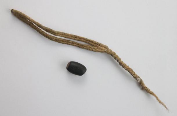 Slings were known in many other parts of the world; here is a sling with a black bullet from Peru, the Inca period.