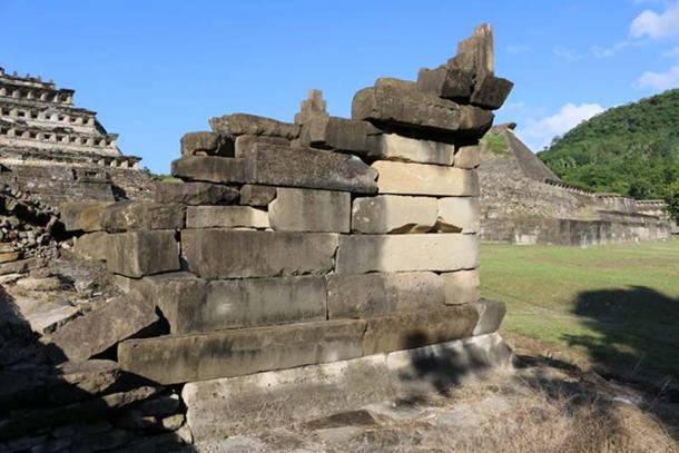 A small temple built with large megalithic stones stands at one end of the Northern Ballcourt. The loose joints and wedges inserted between the stones show that these are probably of secondary use. (Photo © Marco Vigato)