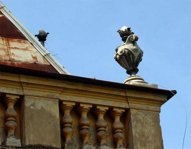 The chateau once overlooked a sprawling park and arboretum, whose grounds extended well into the surrounding landscapes. (Aleksa Vučković)