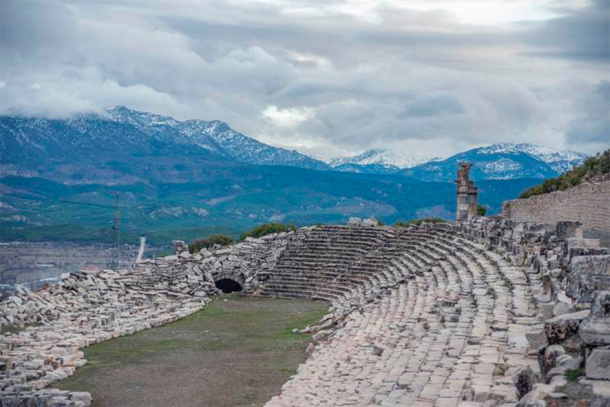El estadio Kibyra para 10.000 personas es famoso por las peleas de gladiadores durante el Imperio Romano. (Alexei Pelikh/AdobeStock)