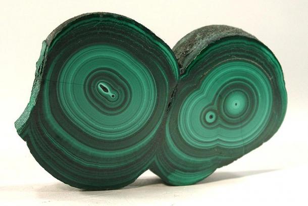 A double stalactite malachite slice from Kolwezi, Democratic Republic of the Congo. (Rob Lavinsky / CC BY-SA 3.0)