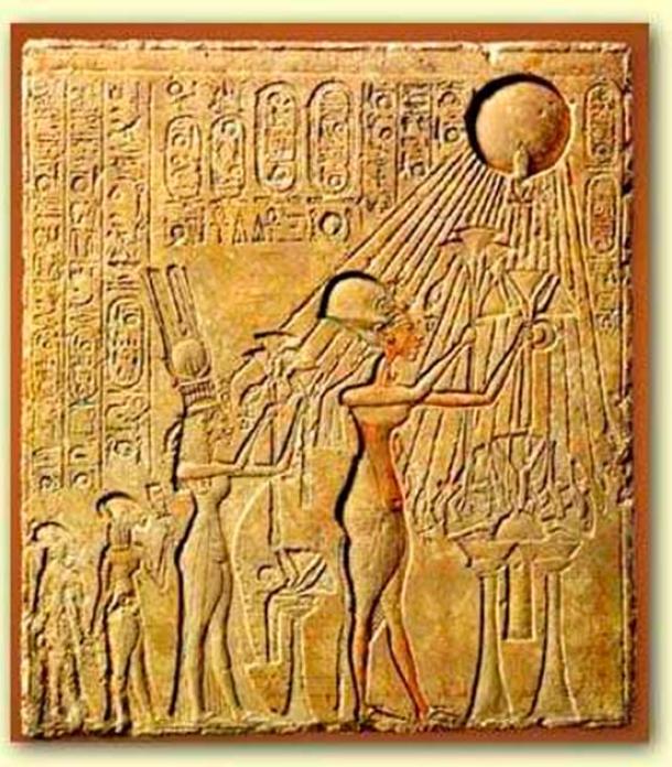 A stele depicting Egyptian pharaoh Akhenaten and his family worshipping the Aten or sun disk. (Public Domain)