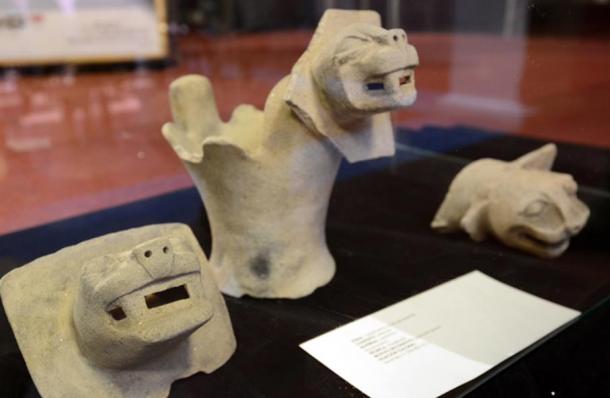 Algunos artefactos de piedra recuperados del templo submarino del lago Titicaca