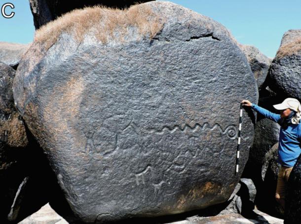 Example of smaller non-monumental motifs