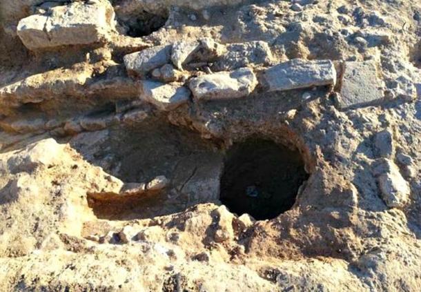 Excavations have shown several silos for the storage of grain.