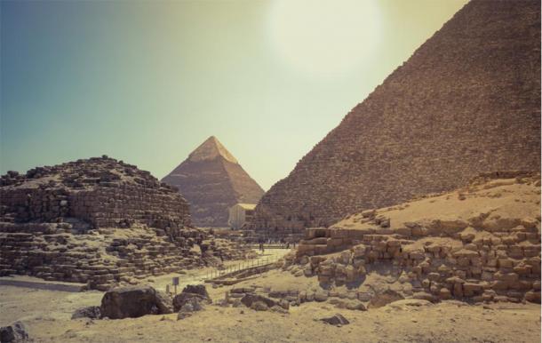 Sun pyramid of Khufu and Khafra. (Image: octofocus / Adobe Stock)