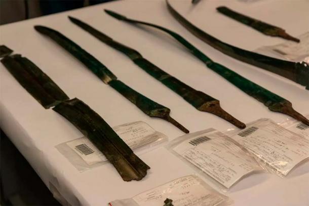 As espadas de 3.000 anos encontradas