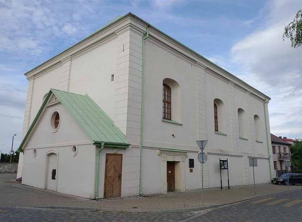 Synagoga w Chmielniku, w której obecnie mieści się muzeum.  (MOs810 / CC z SA 4.0)