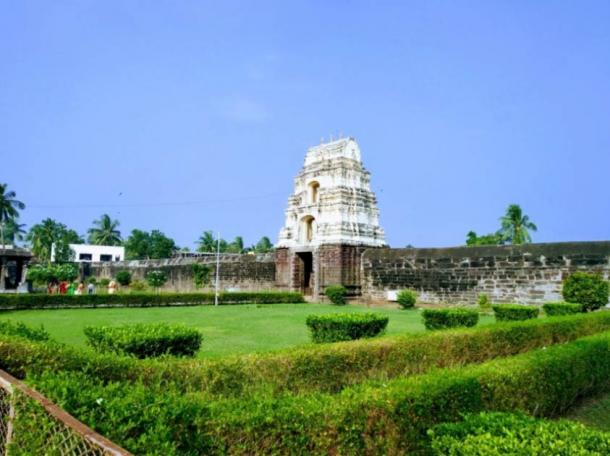 Draksharama Temple (Photo by Hindu Temples of India).