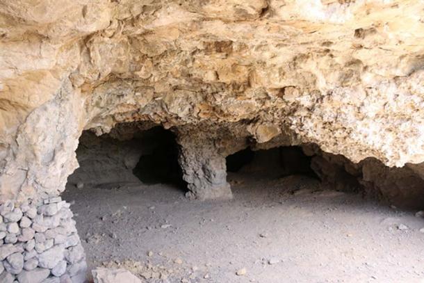 In the “Cueva del Pirul”. (Photo by author Marco M. Vigato).