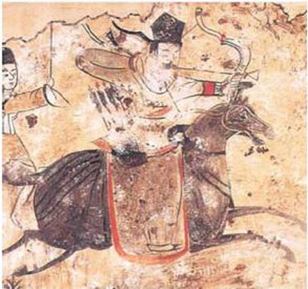 From the Xianbei Tomb Paintings (of Former Yan) excavated in 1982 at the Zhao-yang 袁台子朝陽 area, across the Daling River, Liao-xi. Painting of Murong Xianbei archer. (Public Domain)