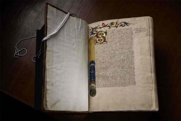 TIME CHECK: The University’s copy of De universo by William of Auvergne, a 13th-century theologian. Among other Christian writers, William insisted that the eclipse at the time of the Crucifixion had to be miraculous since such an event was not naturally possible given the timing. (University of Rochester photo / J. Adam Fenster)