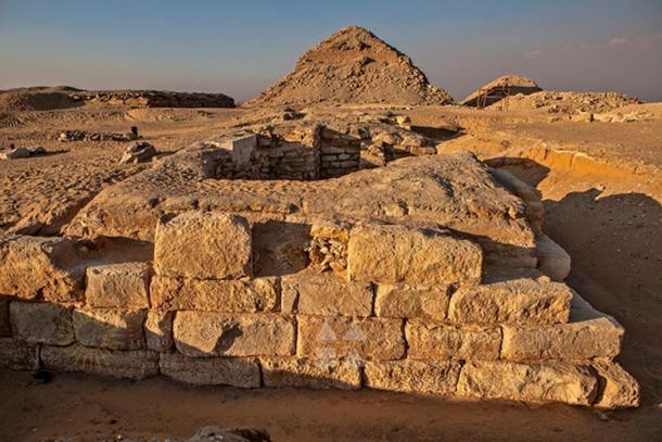 The tomb of Khentkaus III from south, in the background the pyramid of Neferirkara and unfinished pyramid of Reneferef.