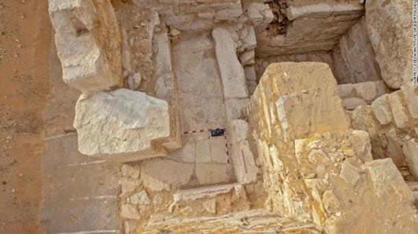 A view from above of the chapel of the tomb of Khentkaus III. 