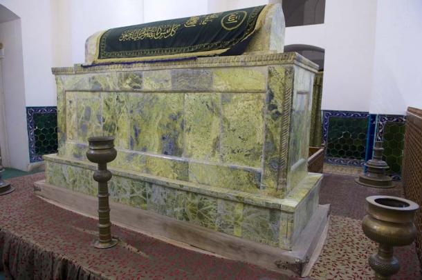 The tomb of Khoja Ahmed Yasawi within the mausoleum. (Dmitry Chulov / Adobe Stock)