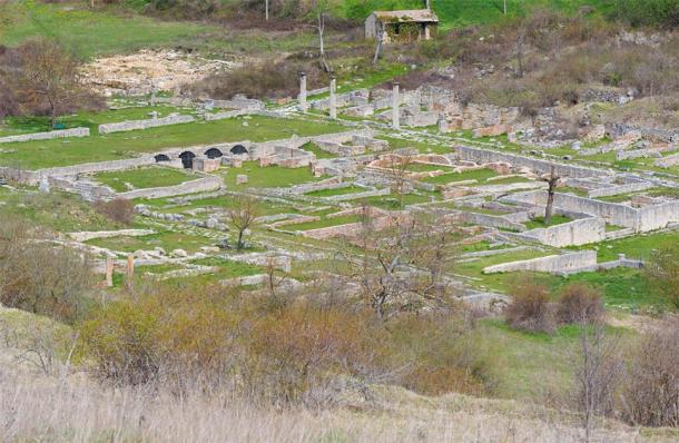 The town of Alba Fucens, Abruzzo, Italy (ValerioMei / Adobe Stock)