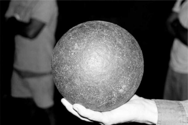 A rubber ball made with the traditional techniques used by pre-Columbian people. (Manuel Aguilar-Moreno / CC BY-NC-ND 4.0)