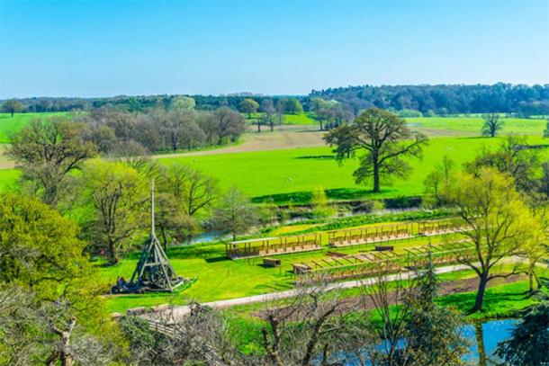 The trebuchet was rebuilt when the previous one, seen here, gave out at Warwick Castle. (dudlajzov / Adobe Stock)