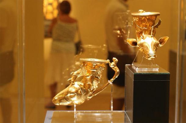 Two of the rhytons with deer heads from the Panagyurishte Treasure. (stanimir.stoyanov / CC BY-NC 2.0)