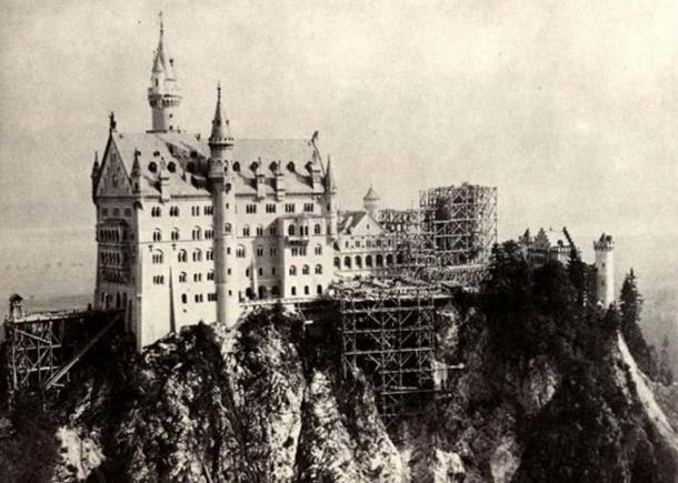 Neuschwanstein en construcción. (Fotografía hacia 1882-1885) 