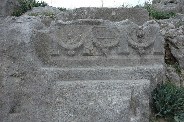 A previously found unfinished Roman sarcophagus, discovered in the necropolis area of Anavarza, Turkey. (Dosseman / CC BY-SA 4.0)