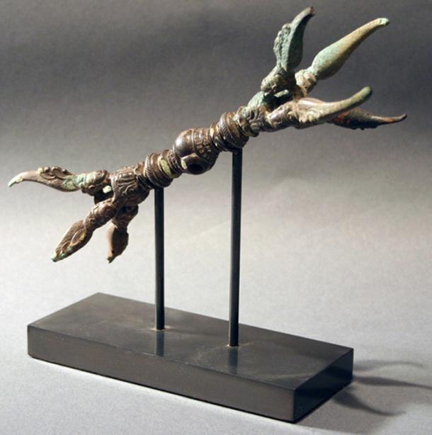 Figure 2. A vajra with open prongs