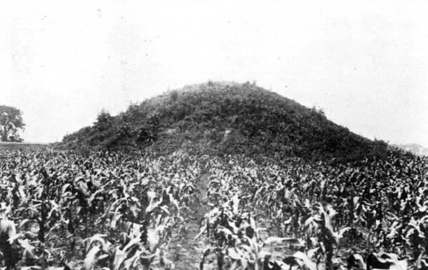 Pre-excavation view of the Adena Mound, located in Chillicothe, Ohio, United States, northwest of downtown. The type site for the Adena culture, the site is listed on the National Register of Historic Places, even though the mound was removed decades ago. It was excavated in 1901.
