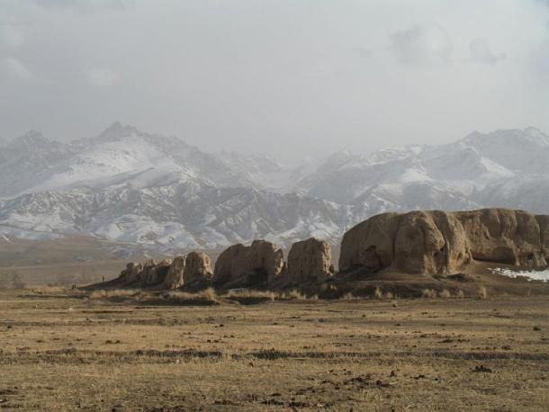A view of Koshoy Korgon from the northeast, looking south. (Firespeaker / CC BY-SA 3.0)
