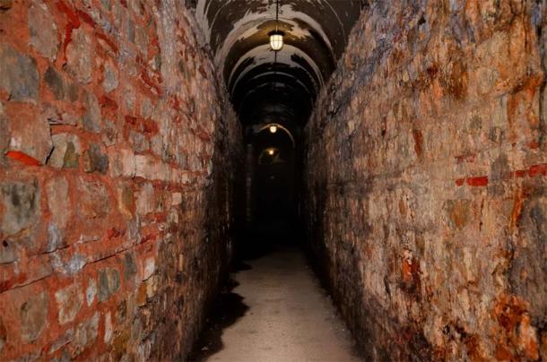 A view of the maze of subterranean structures under the city of Rome. (edk7/flickr)