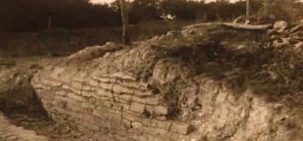 A historic photo of the “wall” found in Rockwall, Texas. 