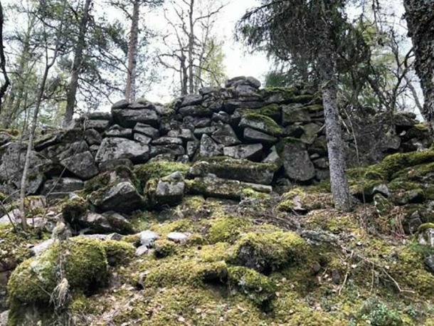 A wall built around the Andorsrud fort in Ovre Eiker in Buskerud, Norway. (Kristine Friis Jørgensen)