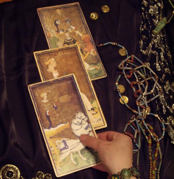 The witches spell to be cast on Trump may involve the use of tarot cards. (Talia Felix / Public Domain)