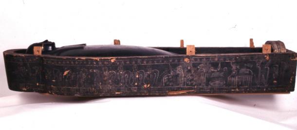 The wooden coffin was also covered in black goo. (© The Trustees of the British Museum / CC BY NC-SA 4.0)