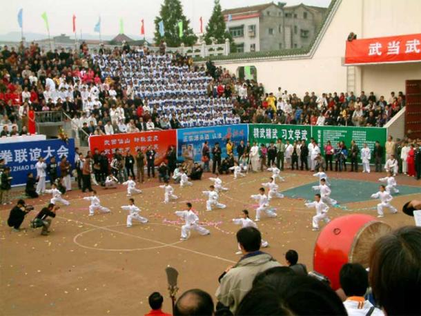 A wushu exhibition at a school in Wudang, China (Guadelupe Cervilla / CC BY 2.0)