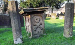 Eyam’s Ultimate Sacrifice: Medieval Village Locked Down to Stop the Plague