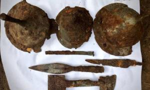 Spearheads, helmets and other items found at the Germanic warriors burial site. Source: Tempelburg Historical and Cultural Association and Kostrzyn Fortress Museum