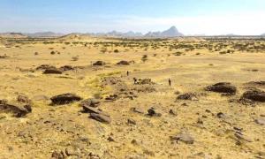 A landscape view of qubba tombs, a type of Islamic burial tomb or shrine, around an area known as Jebel Maman. (Costanzo et al. / CC-BY 4.0)