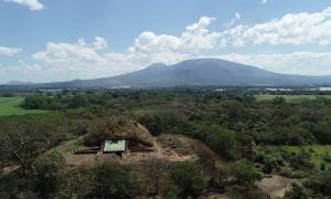 El Salvador’s Campana Maya pyramid structure, with the San Salvador volcanic complex in the background.	Source: A. Ichikawa / Antiquity Publications Ltd
