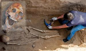 Skeleton found at the Nikolyskoye nomad burial site