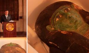 The green coffin was received by the Egyptian authorities in a handing over ceremony. Source: Egyptian Ministry of Tourism & Antiquities
