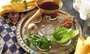 Kosher food served at a Jewish meal.
