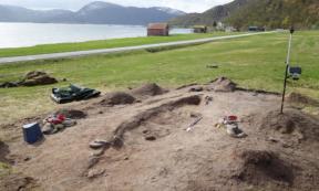 Overview of the boat burial site on Senja, Northern Norway. 