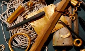 Grave goods from the Copper Age cemetery of Varna on the Bulgarian Black Sea coast. The copper and gold objects are considered the oldest in the world. Source: © Kalin Dimitrov/Max Planck Institute