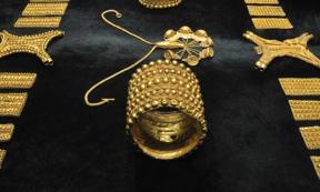 Treasure of El Carambolo, exhibited in the Archaeological Museum of Seville. 